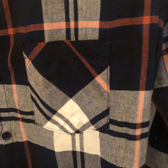Kismit size medium plaid shirt/ new or like new , button up and pocket - Picture 4 of 5